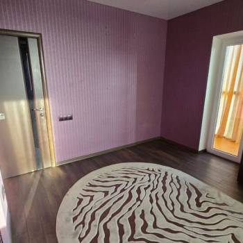 Сдается 2-х комнатная квартира, 75 м²