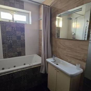 Сдается 2-х комнатная квартира, 75 м²