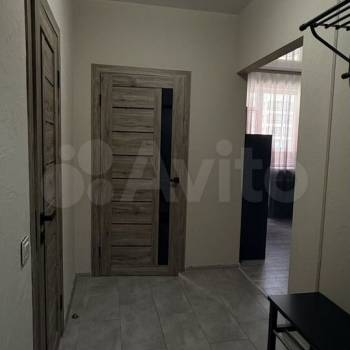 Продается 1-комнатная квартира, 35 м²