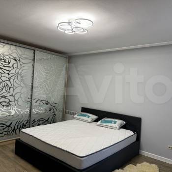 Сдается 2-х комнатная квартира, 106 м²