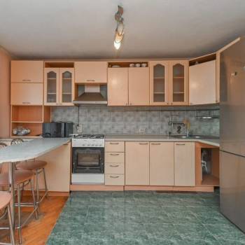 Сдается Многокомнатная квартира, 60 м²