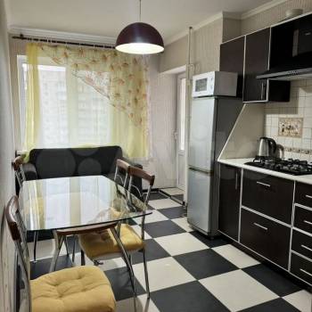 Сдается 1-комнатная квартира, 40 м²