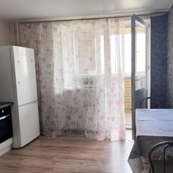 Сдается 1-комнатная квартира, 40 м²
