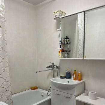 Продается 1-комнатная квартира, 38 м²