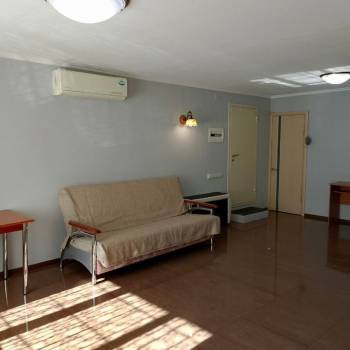 Продается 1-комнатная квартира, 42 м²