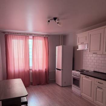 Сдается 2-х комнатная квартира, 65 м²
