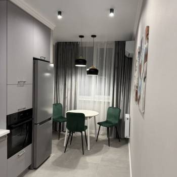 Сдается 1-комнатная квартира, 42 м²
