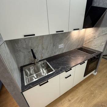 Продается 1-комнатная квартира, 32 м²