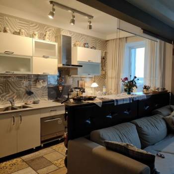 Продается 1-комнатная квартира, 48 м²