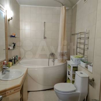 Продается 1-комнатная квартира, 48 м²