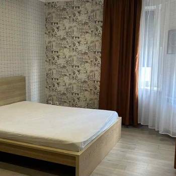 Сдается 1-комнатная квартира, 66 м²