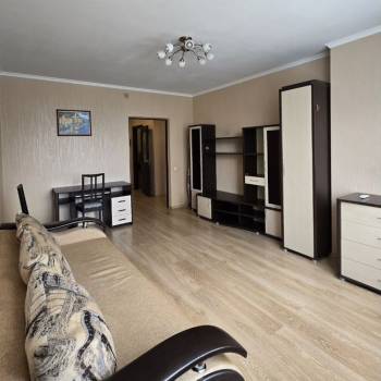 Сдается 1-комнатная квартира, 46 м²