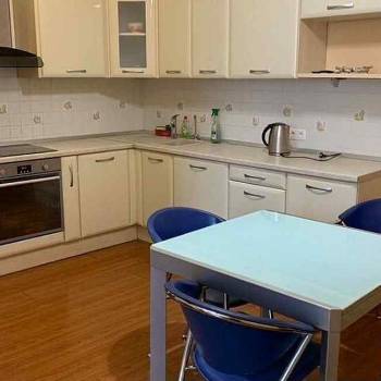 Сдается 1-комнатная квартира, 65 м²
