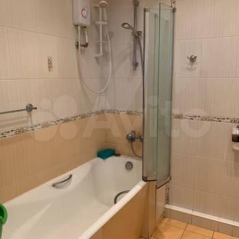Сдается 1-комнатная квартира, 65 м²