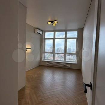 Продается Многокомнатная квартира, 80 м²