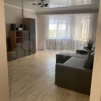 Сдается 1-комнатная квартира, 56 м²