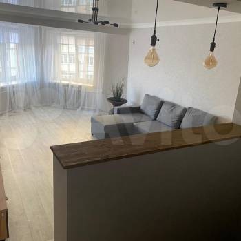 Сдается 1-комнатная квартира, 56 м²