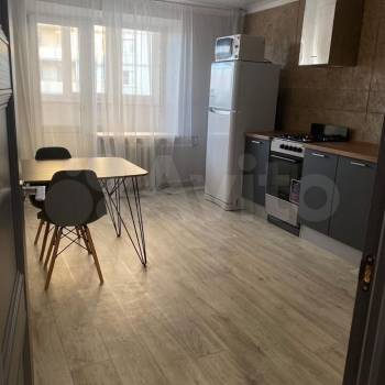 Сдается 1-комнатная квартира, 56 м²