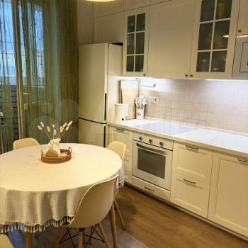 Продается 2-х комнатная квартира, 56 м²