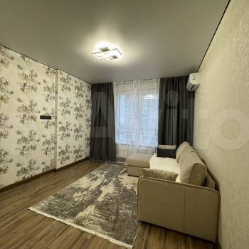 Продается 1-комнатная квартира, 37 м²