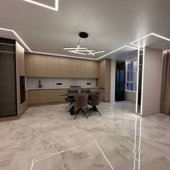 Сдается 1-комнатная квартира, 65 м²
