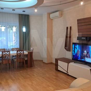 Сдается Многокомнатная квартира, 130 м²