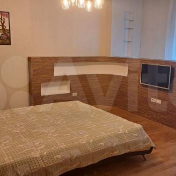 Сдается Многокомнатная квартира, 130 м²
