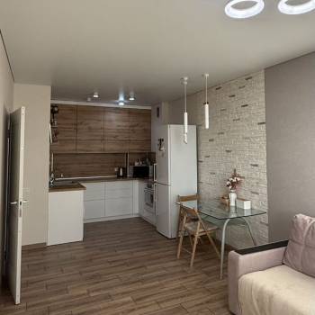 Продается 1-комнатная квартира, 50 м²