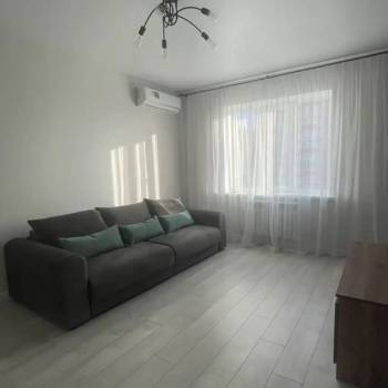 Продается 1-комнатная квартира, 70 м²