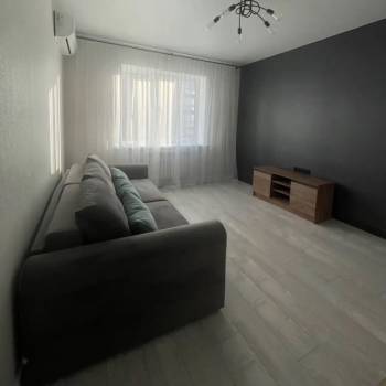 Продается 1-комнатная квартира, 70 м²
