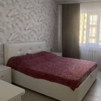 Продается 1-комнатная квартира, 70 м²