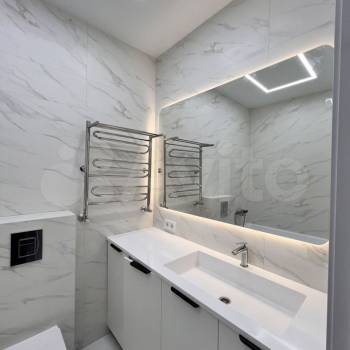 Сдается 2-х комнатная квартира, 79 м²