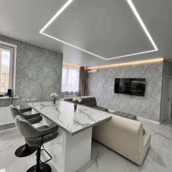 Сдается 2-х комнатная квартира, 79 м²