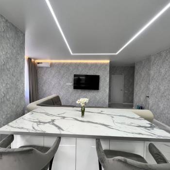 Сдается 2-х комнатная квартира, 79 м²