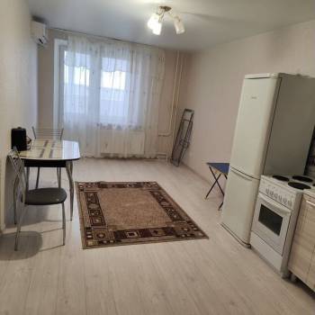 Продается 1-комнатная квартира, 42 м²