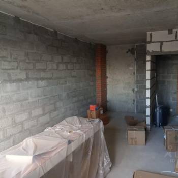 Продается 1-комнатная квартира, 42 м²