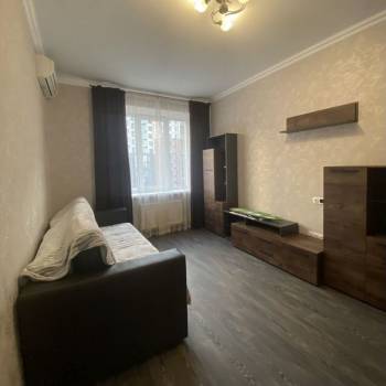 Сдается 1-комнатная квартира, 40 м²