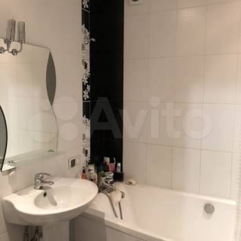 Сдается 1-комнатная квартира, 55 м²