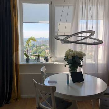 Продается Многокомнатная квартира, 83 м²