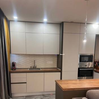 Продается Многокомнатная квартира, 83 м²