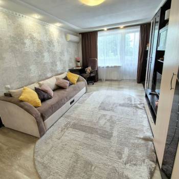 Продается 3-х комнатная квартира, 61 м²