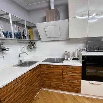 Продается 2-х комнатная квартира, 57 м²