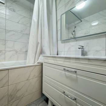 Сдается 2-х комнатная квартира, 75 м²