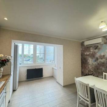 Сдается 2-х комнатная квартира, 75 м²