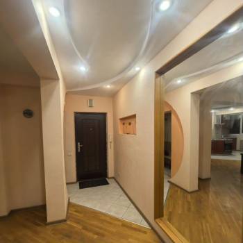 Сдается Многокомнатная квартира, 100 м²