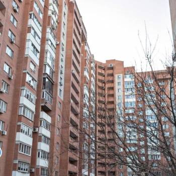 Продается 1-комнатная квартира, 60 м²