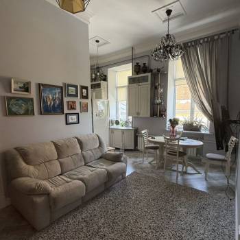 Продается Многокомнатная квартира, 80 м²