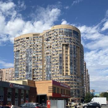 Продается 3-х комнатная квартира, 140 м²