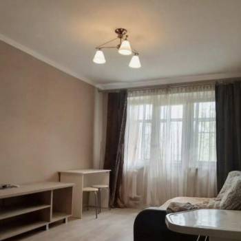 Продается 1-комнатная квартира, 35 м²
