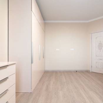 Продается 1-комнатная квартира, 43 м²